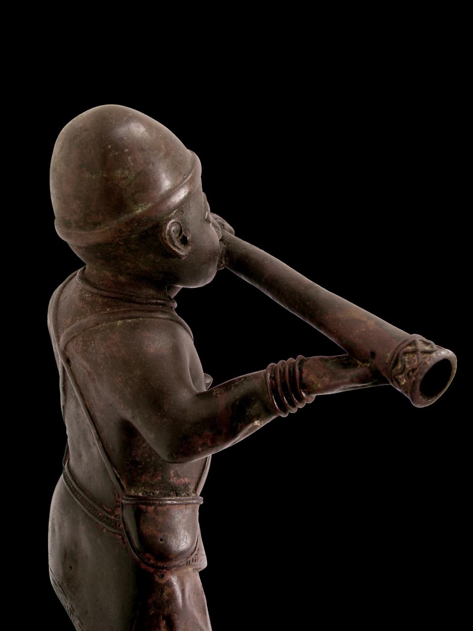 Nain de cour Joueur de trompe en bronze - Bini - Nigeria - Bronzes d’ife