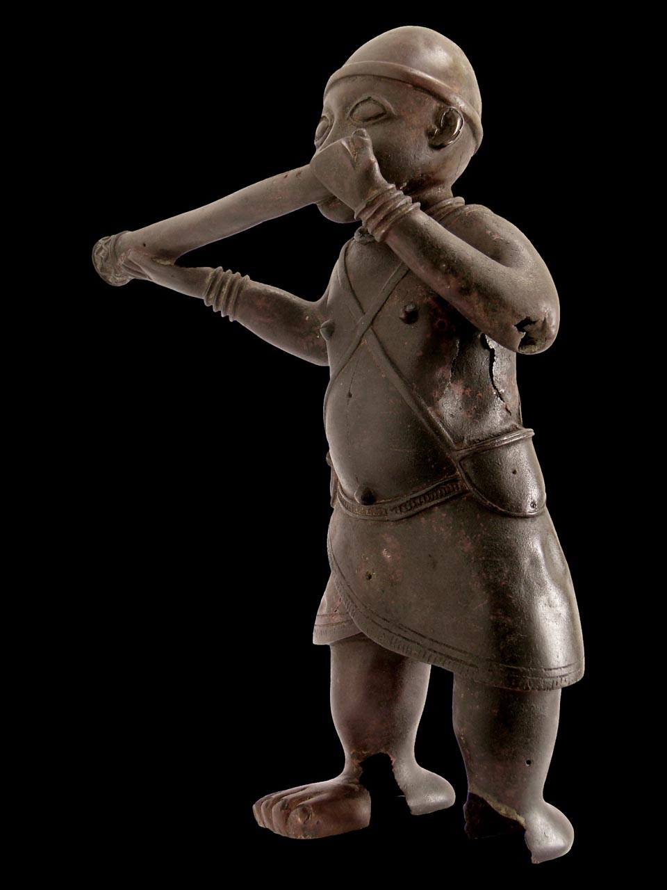 Nain de cour Joueur de trompe en bronze - Bini - Nigeria - Bronzes d’ife