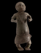 Nain de cour Joueur de trompe en bronze - Bini - Nigeria - Bronzes d’ife