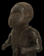 Nain de cour Joueur de trompe en bronze - Bini - Nigeria - Bronzes d’ife