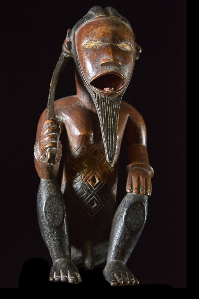 Statue cultuelle Biteki assis - Bembe - RDC Zaire
