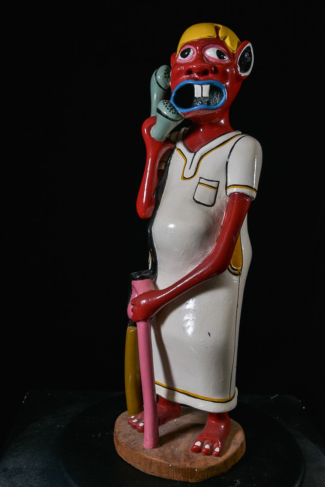 Sculpture Shetani Homme Au Télephone - Agostino Malaba - Makonde