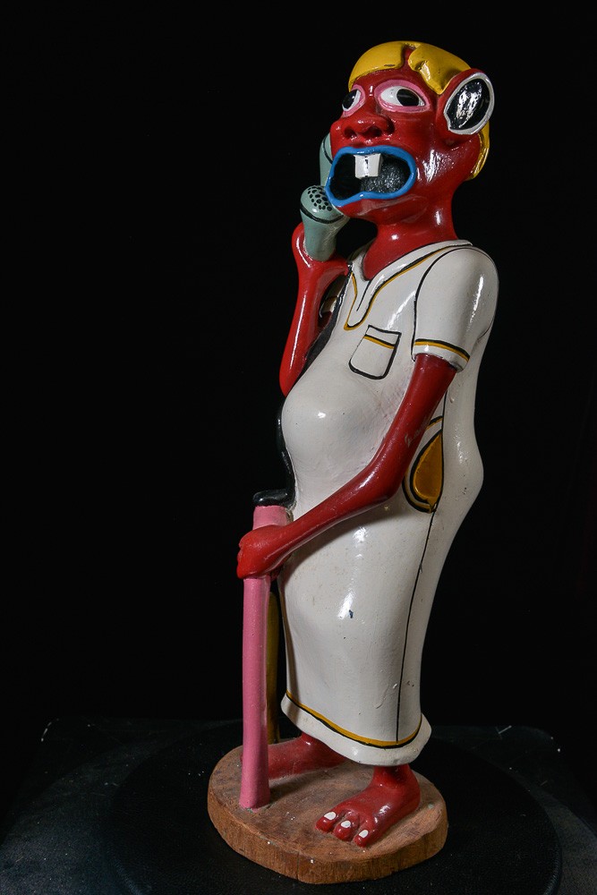 Sculpture Shetani Homme Au Télephone - Agostino Malaba - Makonde
