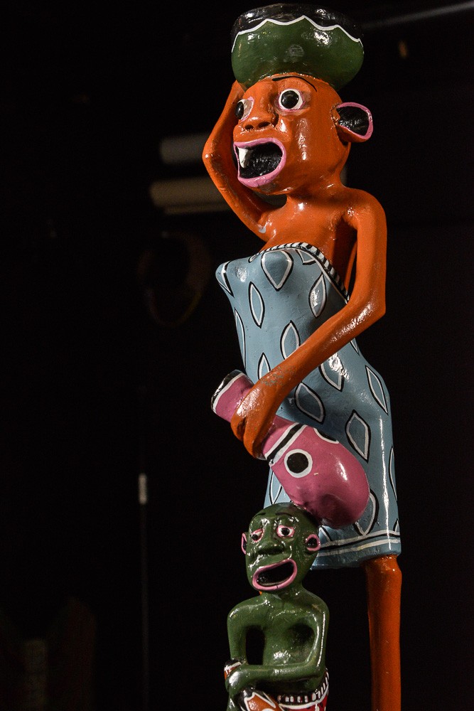 Sculpture Shetani Femme Vase Et Enfant - George Lilanga - Makonde