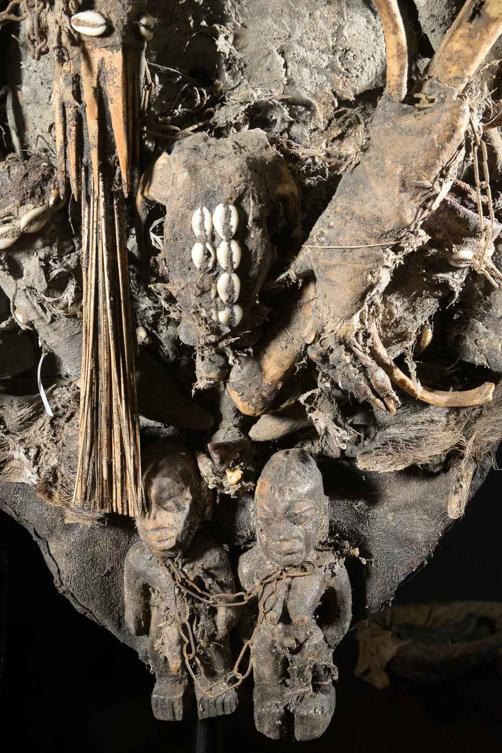 Egun - Costume de féticheur Babalawo Ifa - Yoruba - Benin / Nigeria