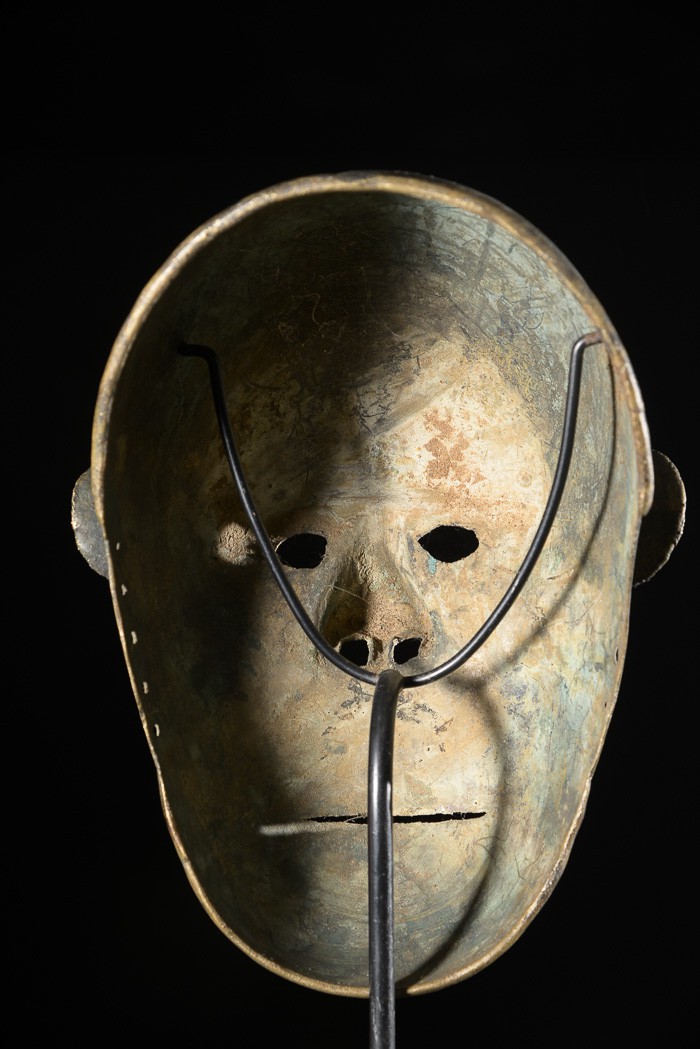 Masque en alliage de bronze  - Verre / Were - Nigeria Cameroun