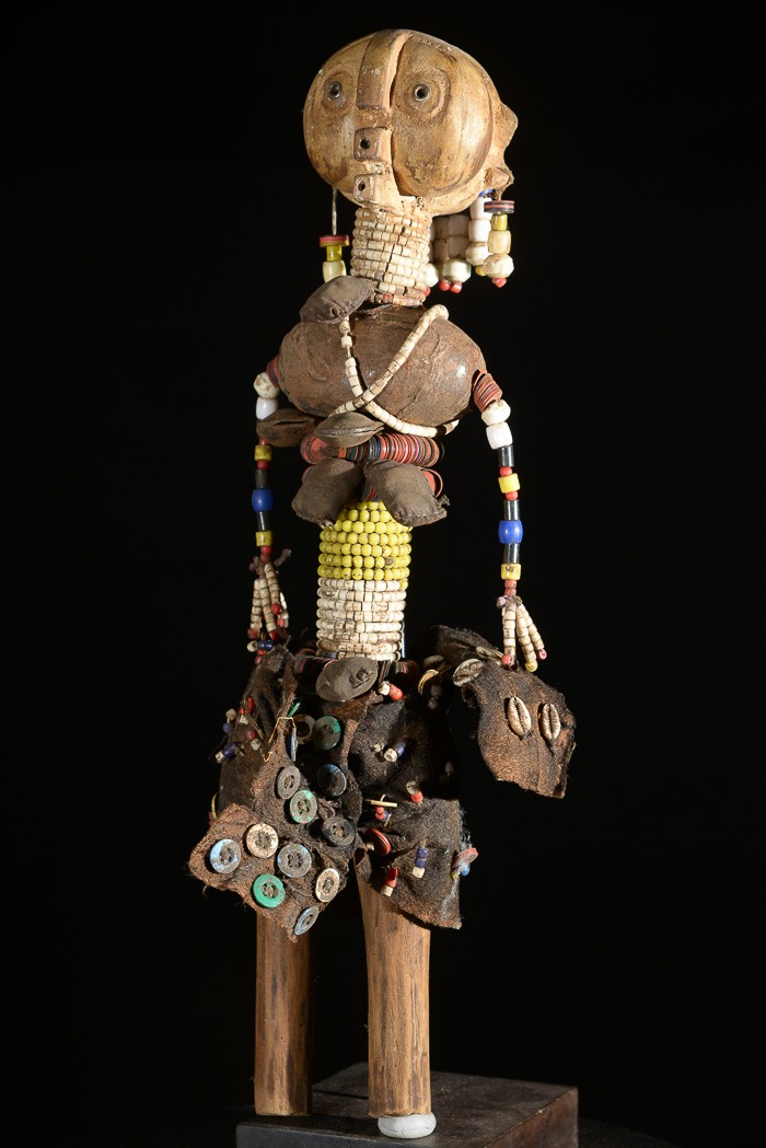 Poupee rituelle perlee - Baggara - Soudan