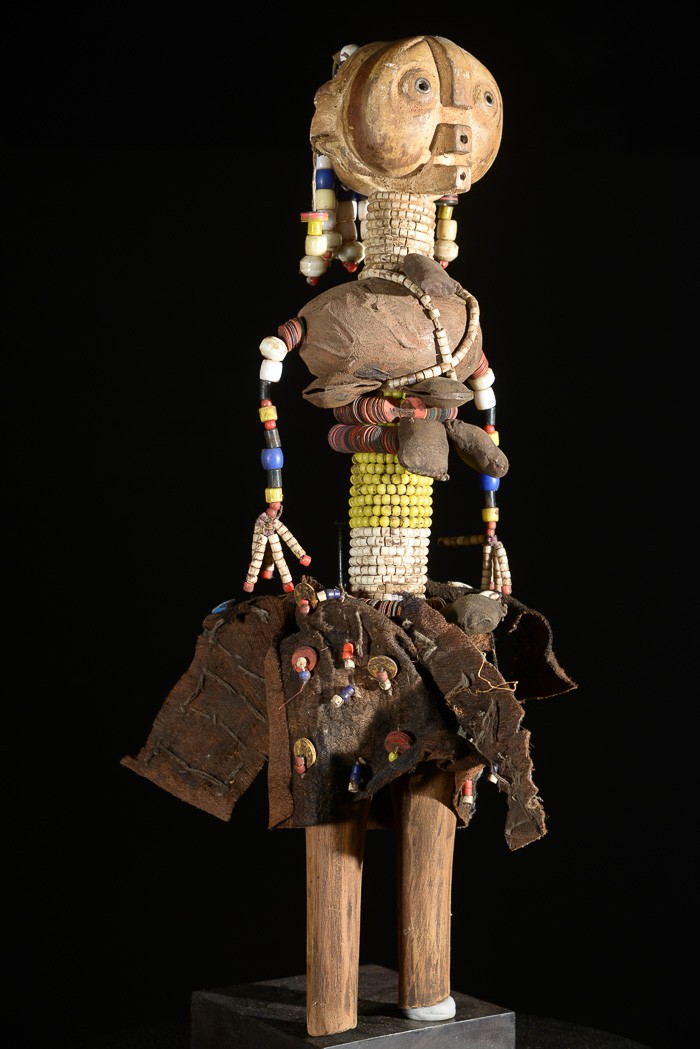 Poupee rituelle perlee - Baggara - Soudan