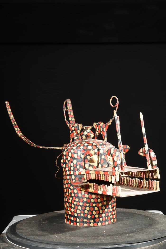 Masque cracheur de feu Poniugo en fer peint - Senoufo / Kouflo - Côte d'Ivoire