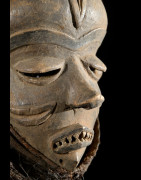 Masque Mbuya de style Katundu - Pende - RDC Zaire