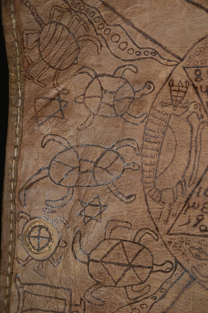 Représentation du monde en cuir - Haoussa - Niger