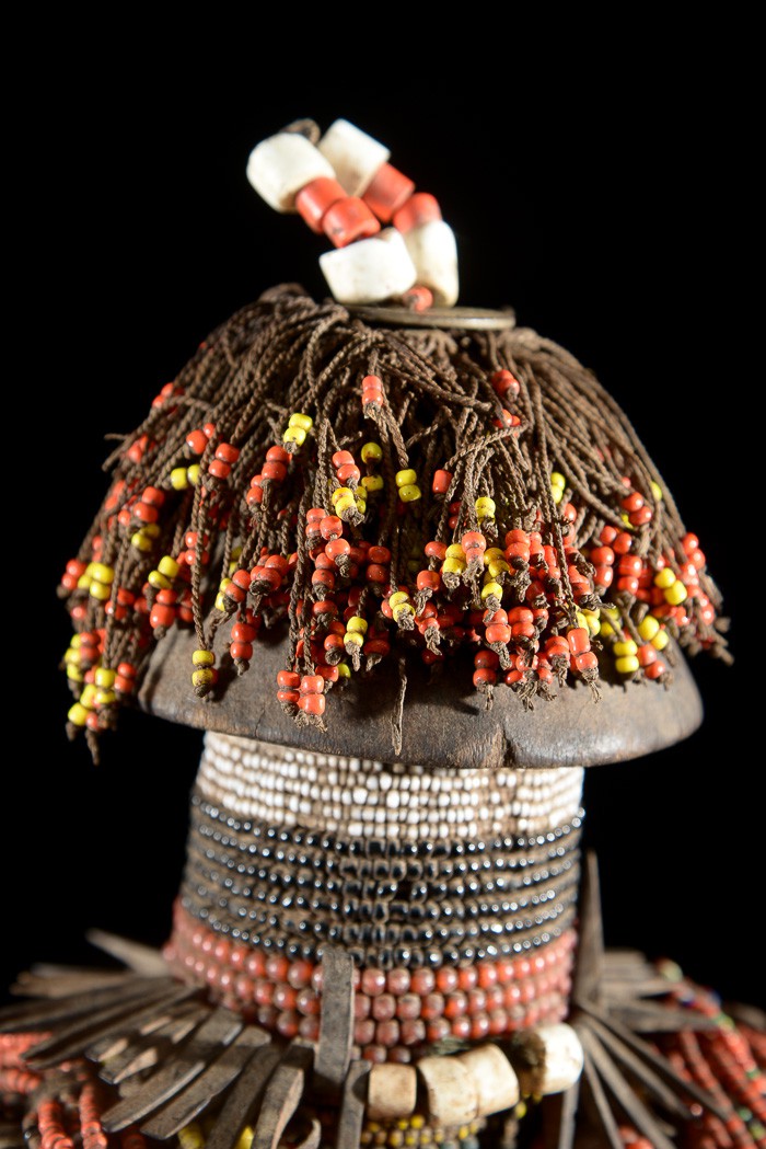 Poupee de fertilité perlée Ham Pilu - Fali - Cameroun