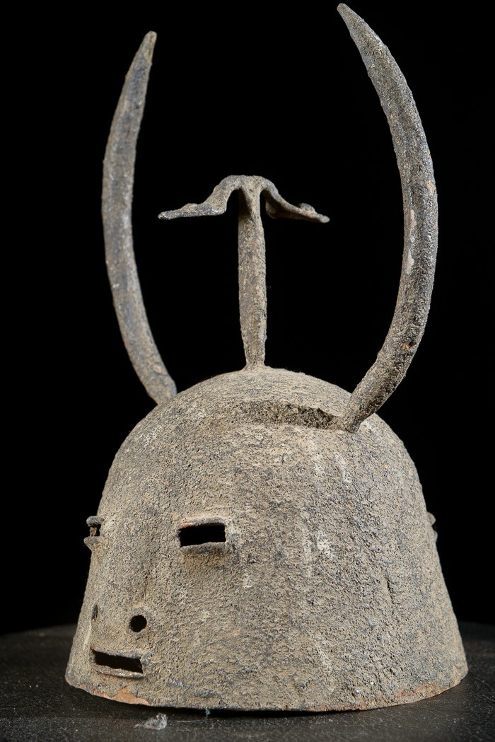 Casque en fer noir - Dogon - Mali