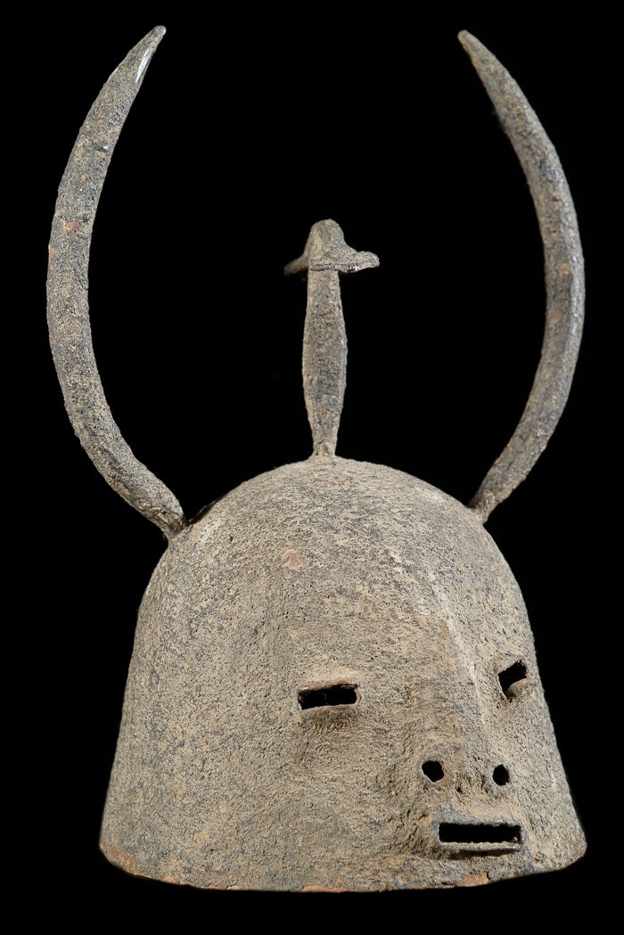 Casque en fer noir - Dogon - Mali