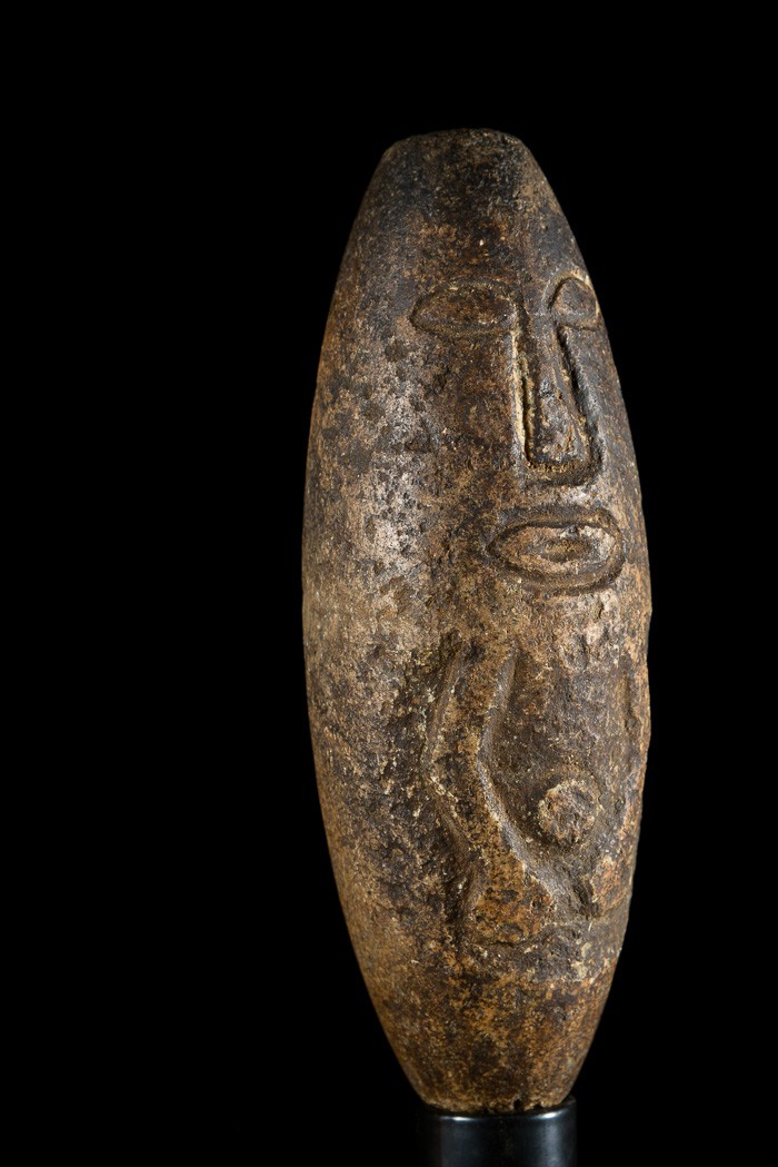 Pierre Funeraire sculptée en grès - Mambila - Nigeria