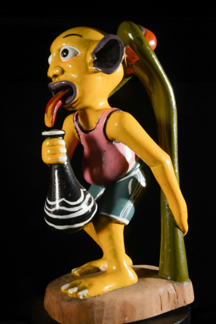 Sculpture Shetani Homme Jaune - George Lilanga - Makonde