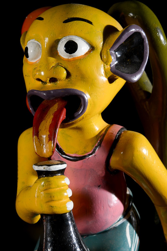 Sculpture Shetani Homme Jaune - George Lilanga - Makonde