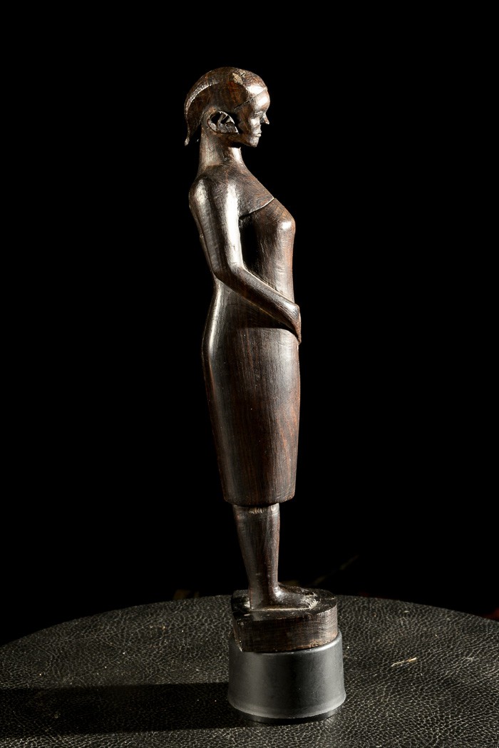 Statue féminine colon Kwere / Zaramo - Tanzanie