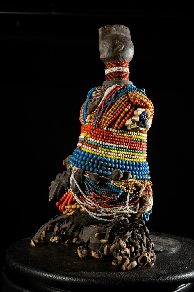 Poupee Namji Dowayo - Nigeria / Cameroun - Poupee perles africaines