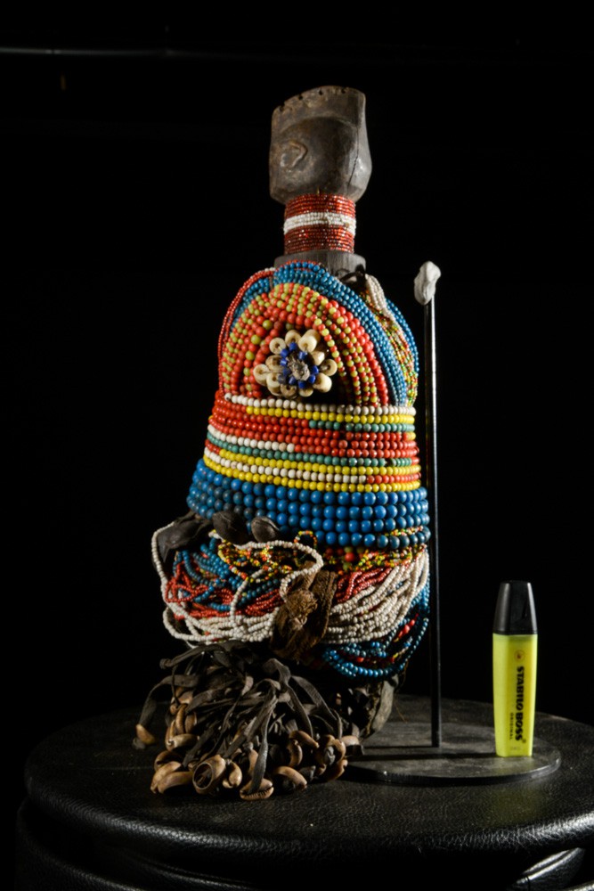 Poupee Namji Dowayo - Nigeria / Cameroun - Poupee perles africaines