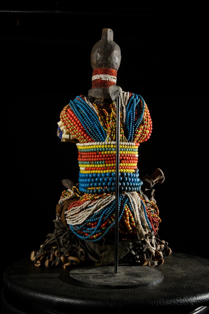 Poupee Namji Dowayo - Nigeria / Cameroun - Poupee perles africaines