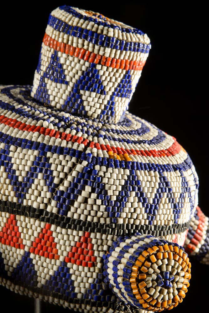 Coiffe perlée de chef - Pende / Yaka / Suku - RDC Zaire