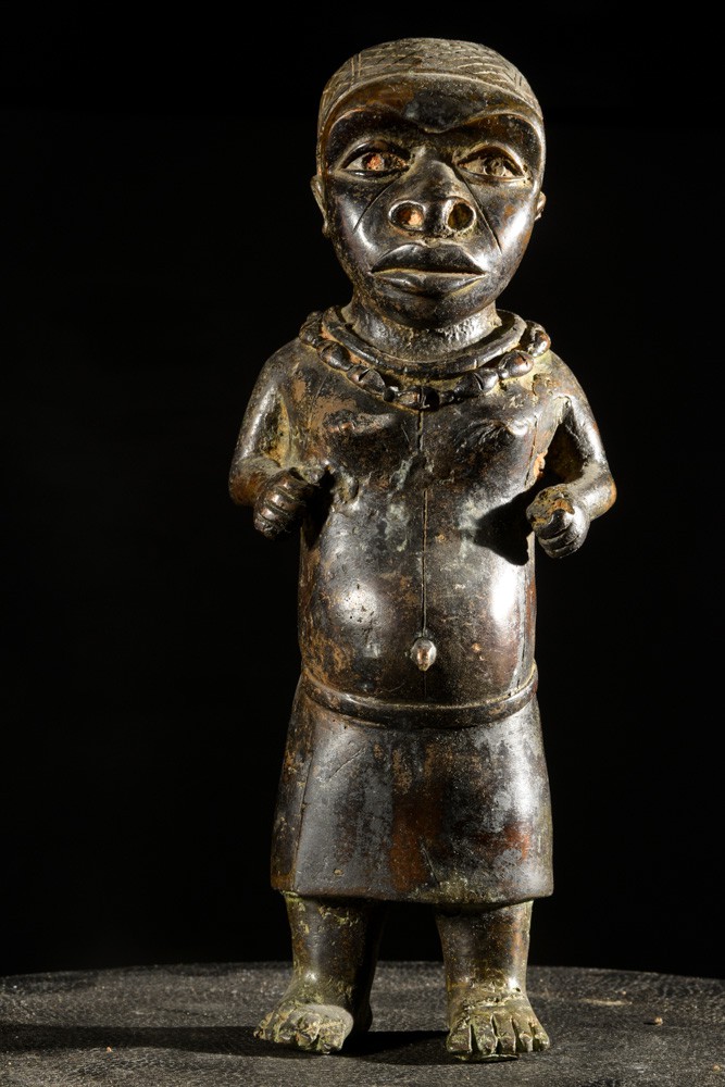 Nain de cour ou Fou du roi en bronze - Bini - Nigeria - Bronzes d’ife