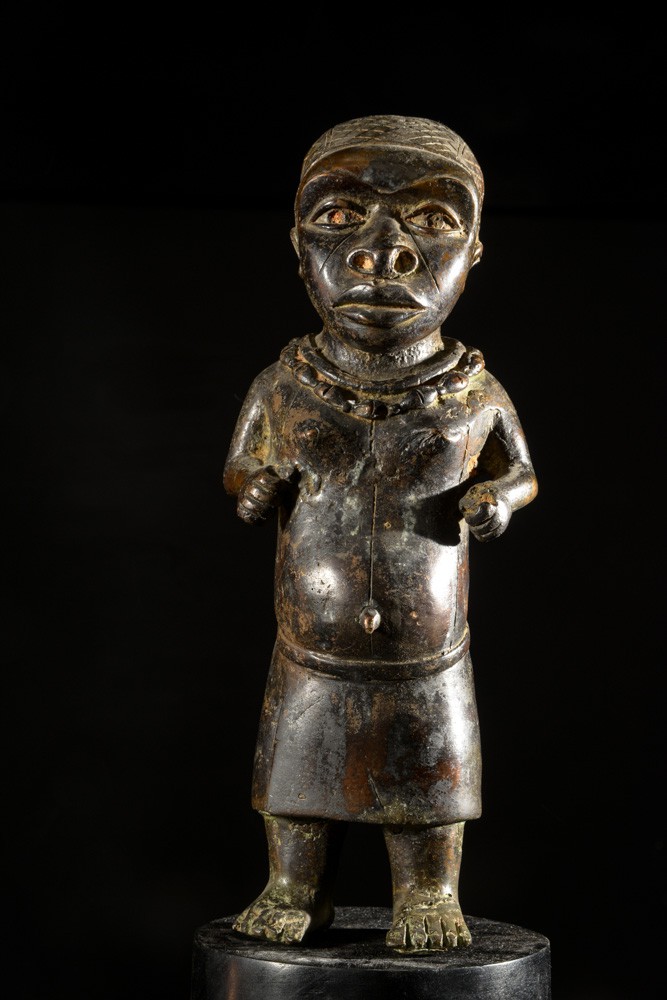 Nain de cour ou Fou du roi en bronze - Bini - Nigeria - Bronzes d’ife