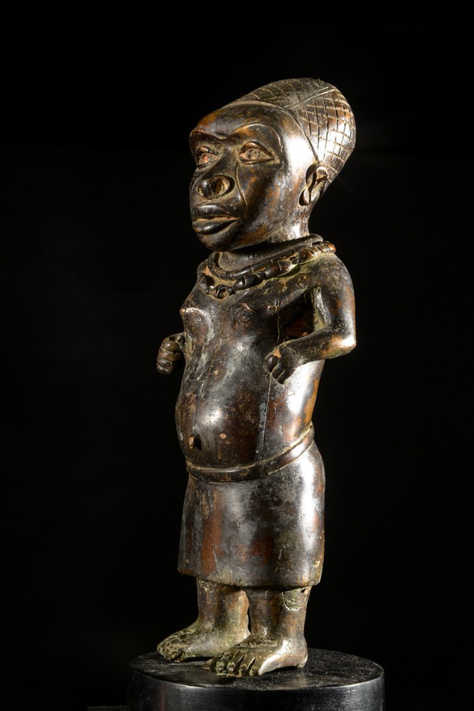 Nain de cour ou Fou du roi en bronze - Bini - Nigeria - Bronzes d’ife