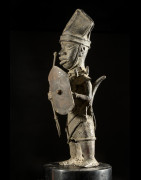 Oba en tenue de guerre - Bini Edo - Benin - Bronzes du Benin
