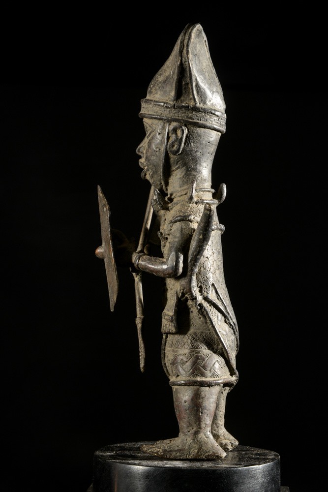 Oba en tenue de guerre - Bini Edo - Benin - Bronzes du Benin