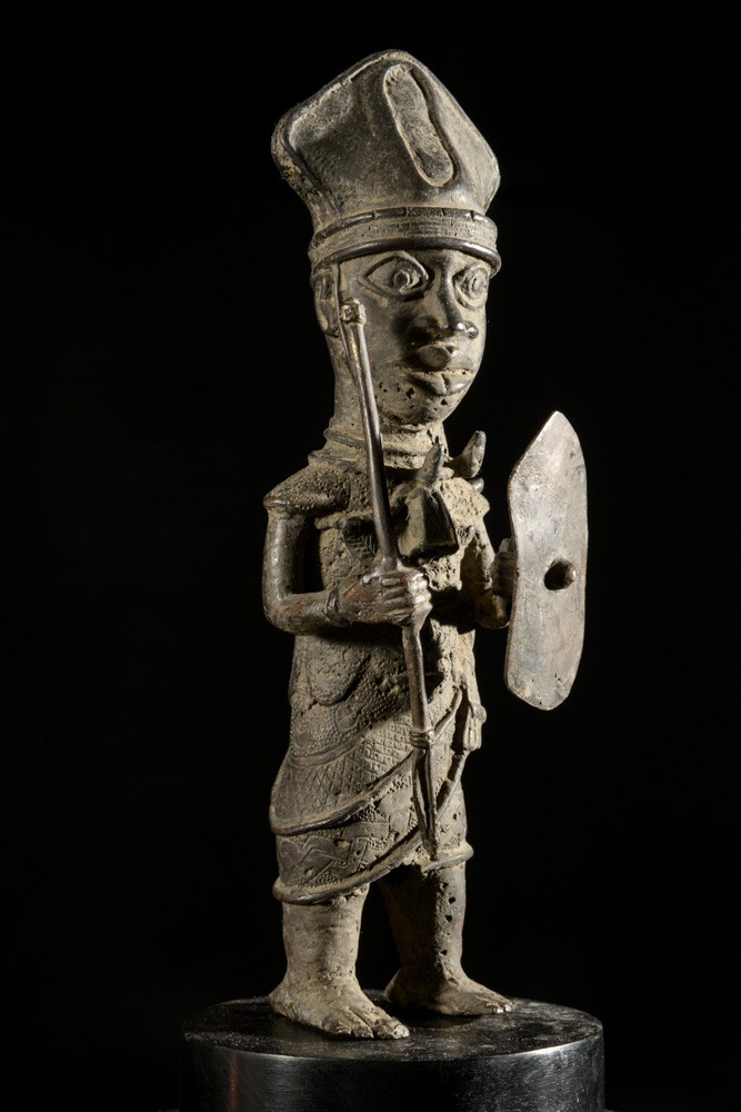 Oba en tenue de guerre - Bini Edo - Benin - Bronzes du Benin