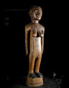 Statue féminine colon Kwere / Zaramo - Tanzanie