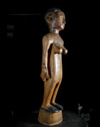 Statue féminine colon Kwere / Zaramo - Tanzanie