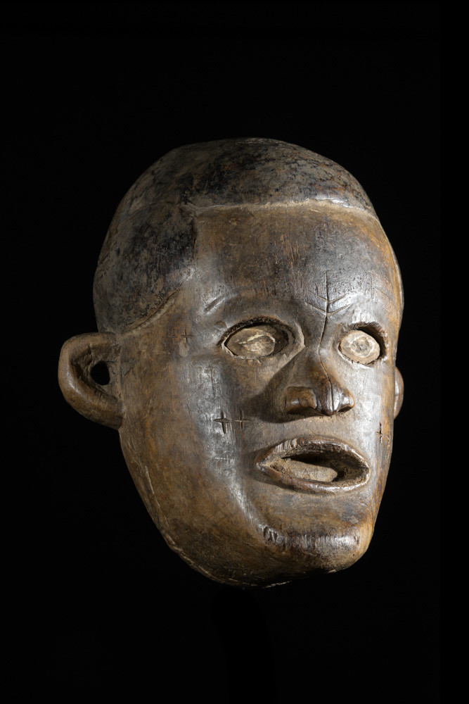 Masque anthropomorphe diminutif - Tabwa - RDC Zaire