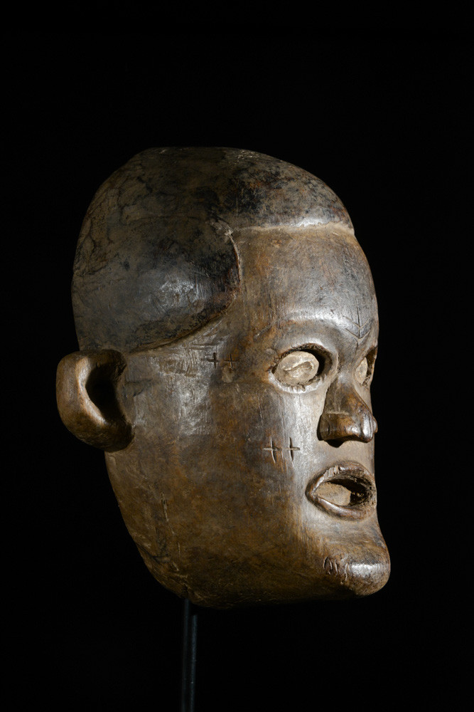 Masque anthropomorphe diminutif - Tabwa - RDC Zaire