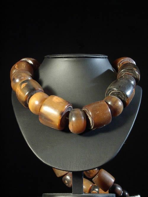 Collier de boules de corne de boeuf - Togo - Bijoux