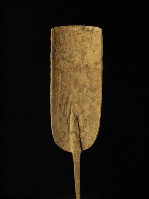 Monnaie primitive pelle en fer noir - Chamba - Cameroun / Nigeri