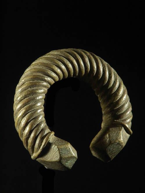 Bracelet monnaie en laiton massif torsade - Minchika - Nigeria