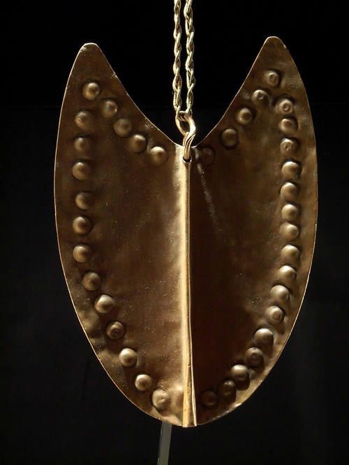 Parure pectorale en cuivre - Dinka - Soudan