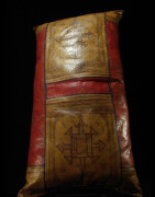 Coussin polychrome en cuir - Berbere - Maroc