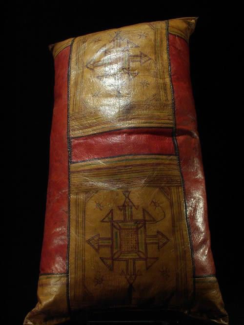 Coussin polychrome en cuir - Berbere - Maroc