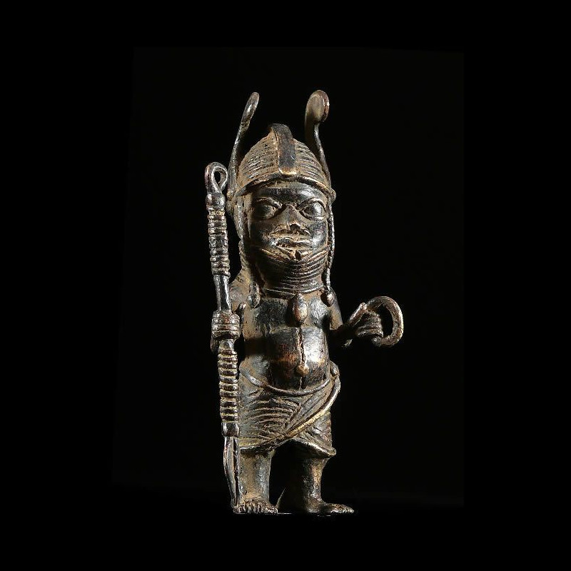 Oba en tenue de ceremonie - Bini Edo - Benin - Bronzes du Benin