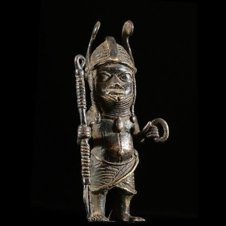 Oba en tenue de ceremonie - Bini Edo - Benin - Bronzes du Benin