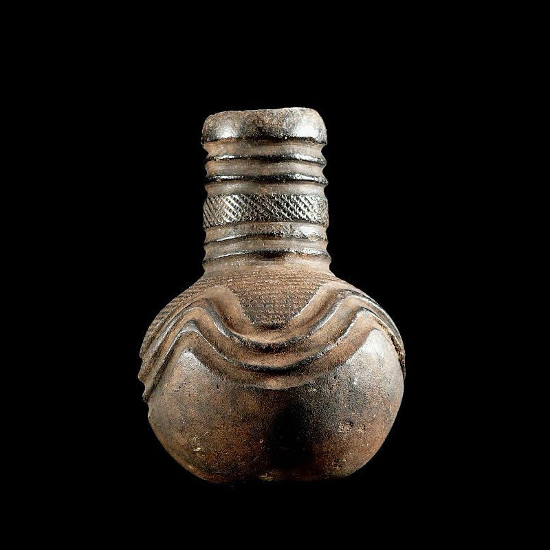 Petite poterie ancienne - Pere - RDC Zaire / Ouganda