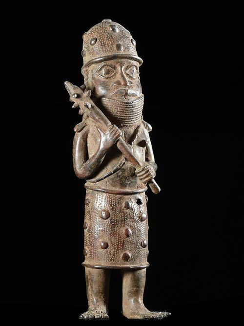 Oba en tenue de guerre - Bini Edo - Benin - Bronzes du Benin