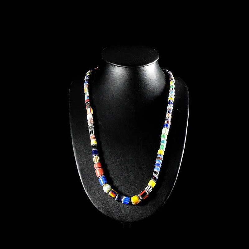 Collier perles chevron ou rosetta - Haoussa - Cameroun