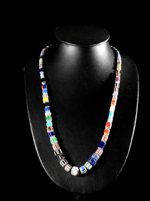 Collier perles chevron ou rosetta - Haoussa - Cameroun