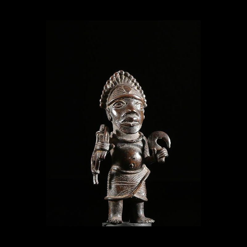 Oba en tenue de ceremonie - Bini Edo - Benin - Bronzes du Benin