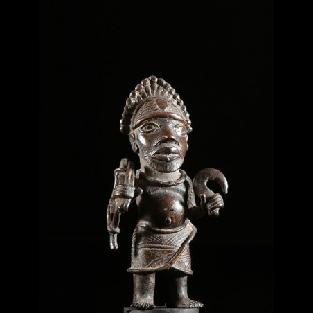 Oba en tenue de ceremonie - Bini Edo - Benin - Bronzes du Benin
